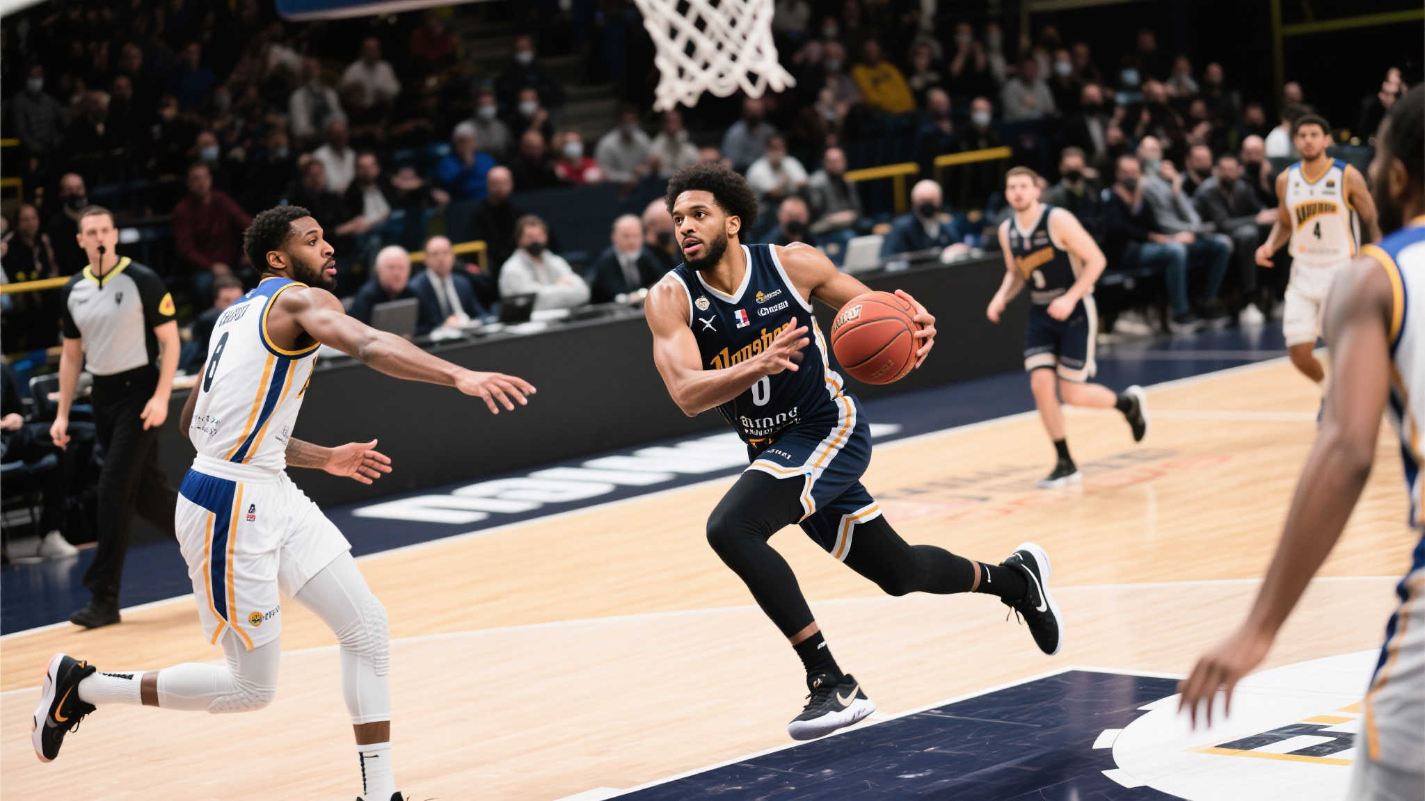 昂萨尔完成第4次抢断上篮得分,北大7分钟内领先优势达24分 能在一场高强度竞争下频频完成亮眼操作,这源于昂萨尔